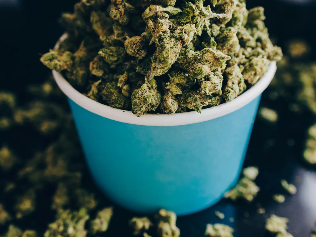 Embace repleto de cannabis